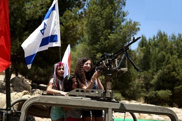 چرا اسرائیل شهروند غیرنظامی ندارد؟+ عکس 7