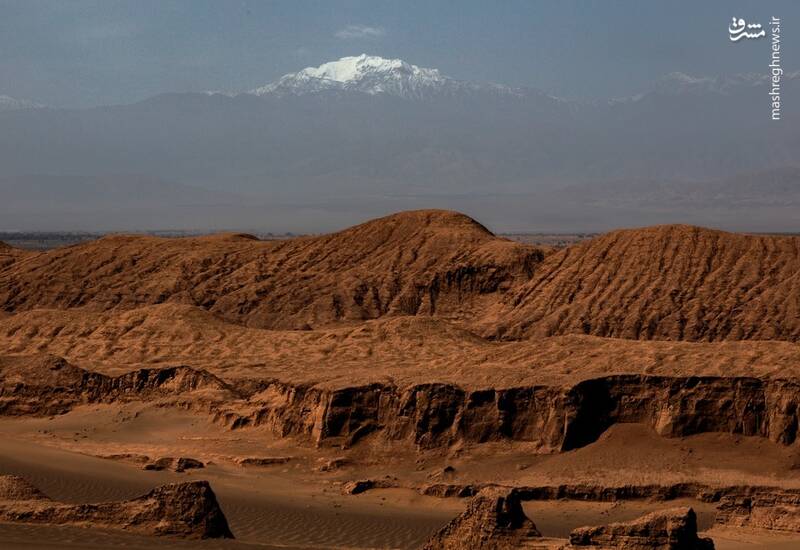 قابی حیرت انگیز از بیابان لوت شهداد تا قله برفی کوه سیرچ