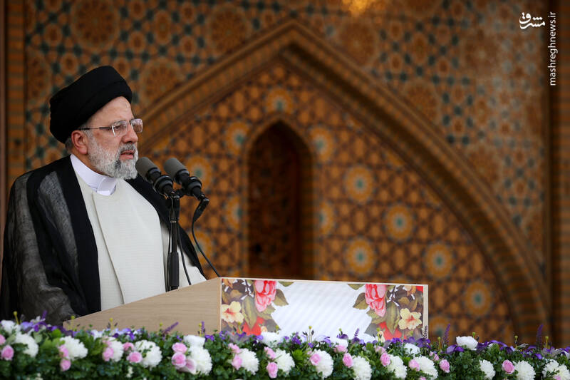 عکس/ حضور رئیسی در اجتماع پرشور مردم شیراز