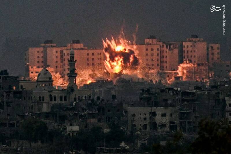 تصاویری از بمباران شمال نوار غزه توسط جنگندههای اسرائیلی