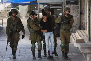 اسرائیل: ۸۰۰ فلسطینی را در کرانه باختری بازداشت کردیم