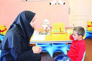 والدین به رشد گفتار کودکان حساس باشند