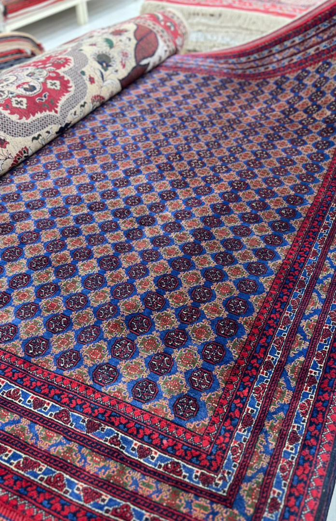 با قیمت فرش ماشینی فرش دستباف بخرید !