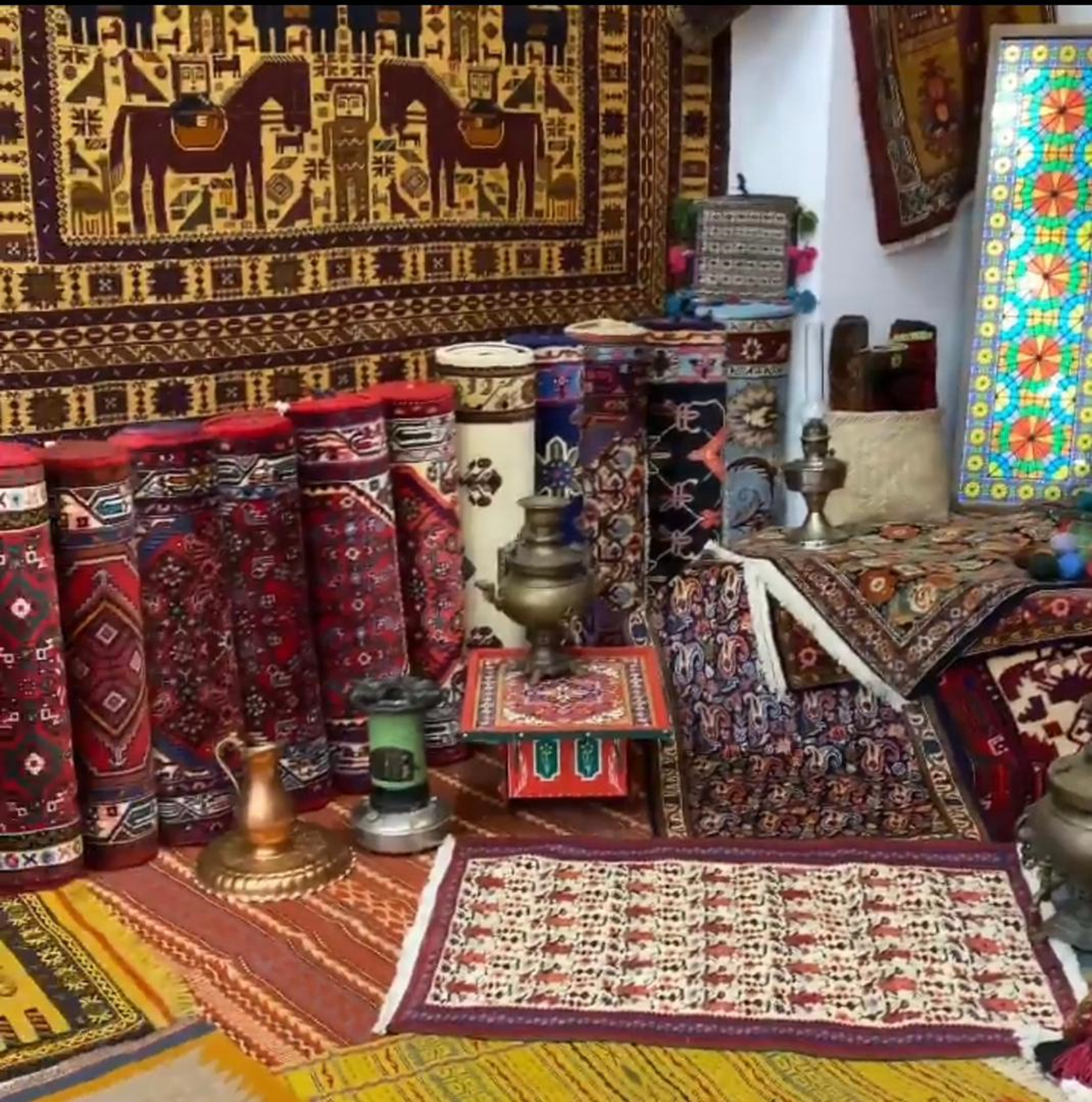 با قیمت فرش ماشینی فرش دستباف بخرید !