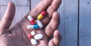 بایدها و نبایدهای مسمومیتهای دارویی بایدها و نبایدهای مسمومیتهای دارویی