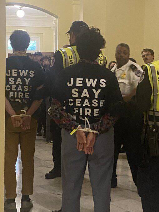 از اوکراین حمایت کنید ولی حق حمایت از فلسطین را ندارید+فیلم