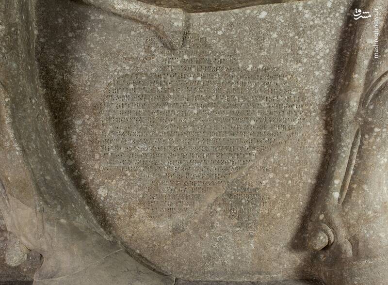 تصاویری از نوشتههای حک شده بر روی لاماسو ۴۰ تنی