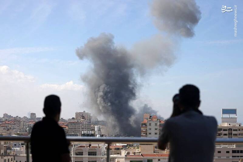 روایت فرمانده میدانی حزبالله از آخرین تحولات در لبنان و غزه/ حزبالله آماده ورود به الجلیل است/ ماجرای کشته شدن سه افسر بلندپایه ارتش اسرائیل در شهرک الظهیره چه بود؟ / سه لشگر ارتش رژیم صهیونیستی در غزه گرفتار شدهاند/ هواپیماهای آمریکایی غزه را بمباران میکنند