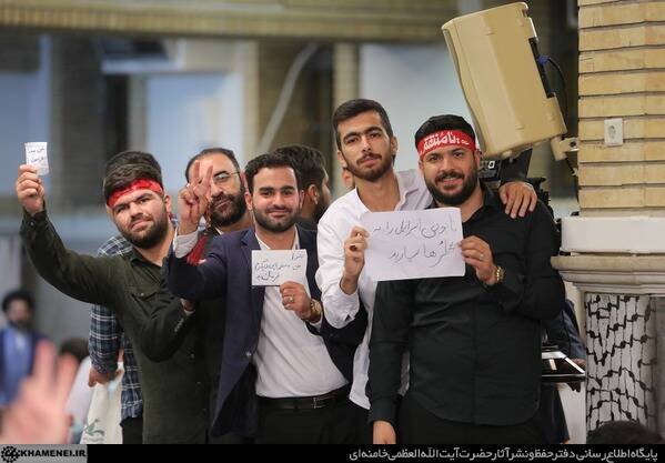 دختری که پس از دیدار با رهبر، دست پر به روستایش برمیگردد