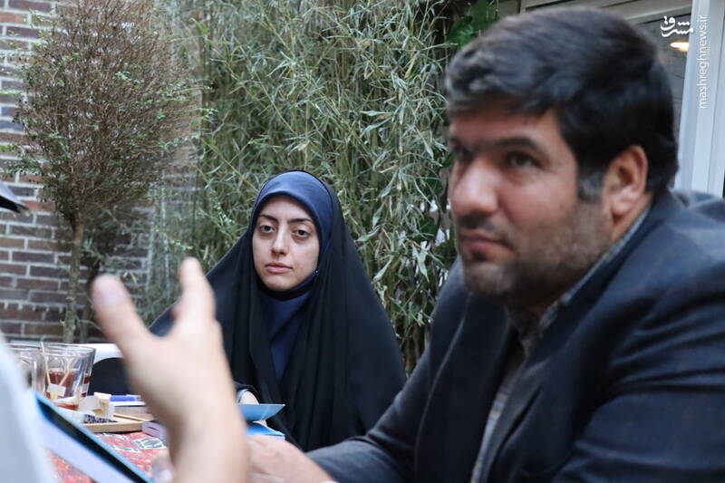 ماجرای خرید گیتار و چفیه رهبری