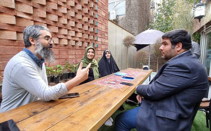 ماجرای خرید گیتار و چفیه رهبری