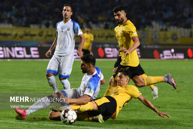 قوی سپید گربه سیاه سپاهان/ ۴ امتیاز قربانی ادبیات نکو و گلمحمدی