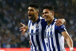 طارمی؛ ستارهای که این روزها نمی درخشد طارمی؛ ستاره ای که این روزها نمی درخشد/ زیر سایه رقیب ۲۴ ساله