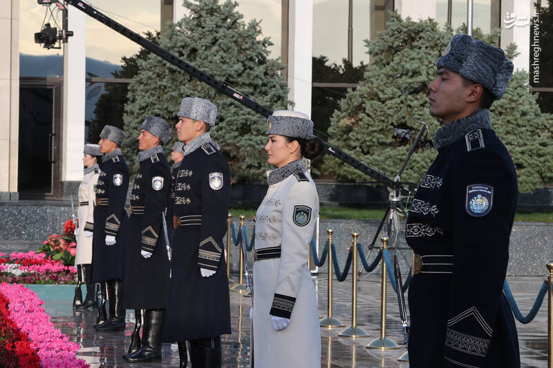 عکس/ ورود رئیس جمهور به تاشکند