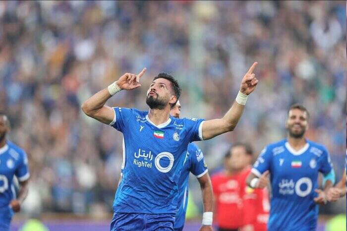 تداوم صدرنشینی استقلال با شکست تراکتور/ اولین گل بلانکو برای آبی پوشان