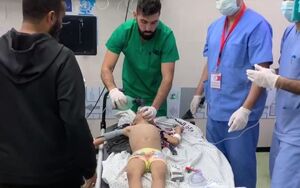 فیلم/ تلاش پزشکان فلسطینی برای نجات جان کودکان
