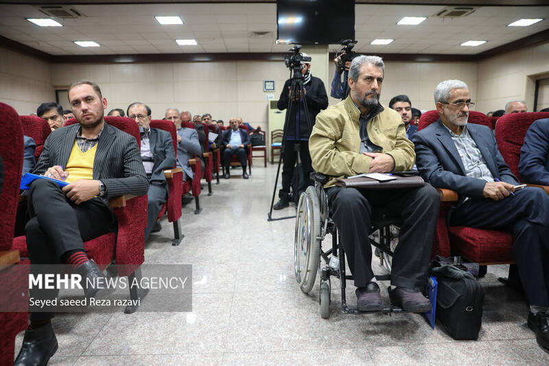 نشست دبیران استانی احزاب جبهه تحول خواهان انقلابی بعدازظهر امروز پنج شنبه ۲۵ آبان ماه ۱۴۰۲ با حضور و سخنرانی علیرضا زاکانی شهردار تهران و غلامعلی حدادعادل رئیس شورای ائتلاف نیروهای انقلاب اسلامی در سالن صدرا تهران برگزار شد
