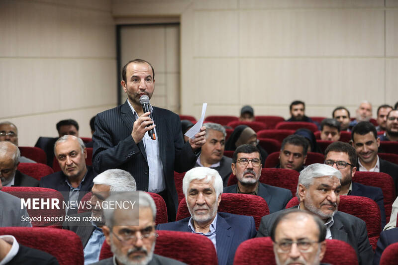 نشست دبیران استانی احزاب جبهه تحول خواهان انقلابی بعدازظهر امروز پنج شنبه ۲۵ آبان ماه ۱۴۰۲ با حضور و سخنرانی علیرضا زاکانی شهردار تهران و غلامعلی حدادعادل رئیس شورای ائتلاف نیروهای انقلاب اسلامی در سالن صدرا تهران برگزار شد