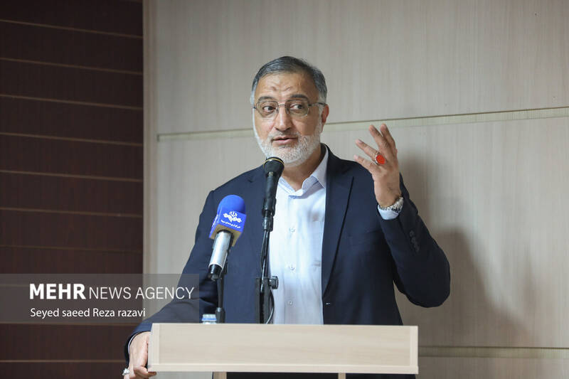 نشست دبیران استانی احزاب جبهه تحول خواهان انقلابی بعدازظهر امروز پنج شنبه ۲۵ آبان ماه ۱۴۰۲ با حضور و سخنرانی علیرضا زاکانی شهردار تهران و غلامعلی حدادعادل رئیس شورای ائتلاف نیروهای انقلاب اسلامی در سالن صدرا تهران برگزار شد