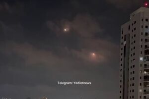 تصاویری دیگر از موشک‌باران تل‌آویو توسط حماس