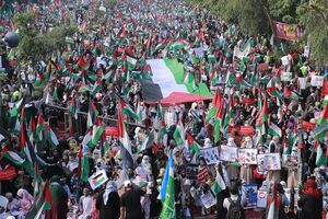 فیلم/ تظاهرات ده‌ها هزار نفری مردم پاکستان
