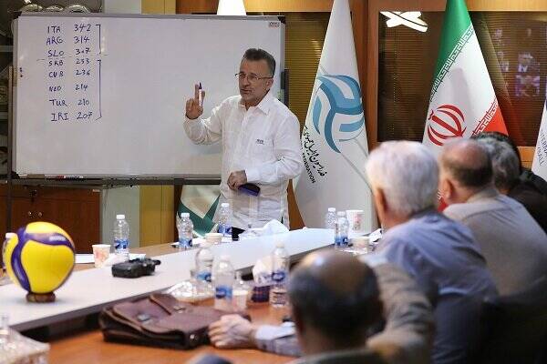 پایان کانون بازنشستگان با مدیریت داورزنی در والیبال؟