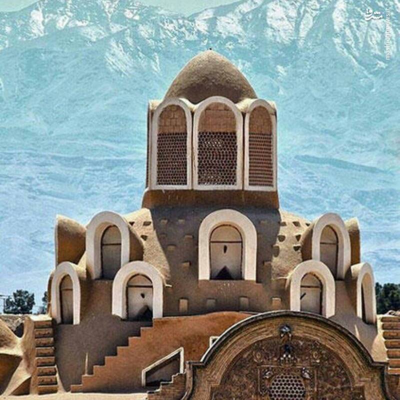 بادگیرهای قرینه و چشمنواز خانه بروجردی ها در کاشان