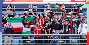حمایت همه جانبه هواداران کویت از فلسطین در بازی استرالیا +فیلم