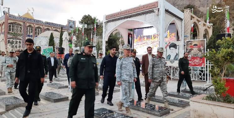 حضور سرلشکر باقری بر مزار شهید حاج قاسم سلیمانی+ عکس