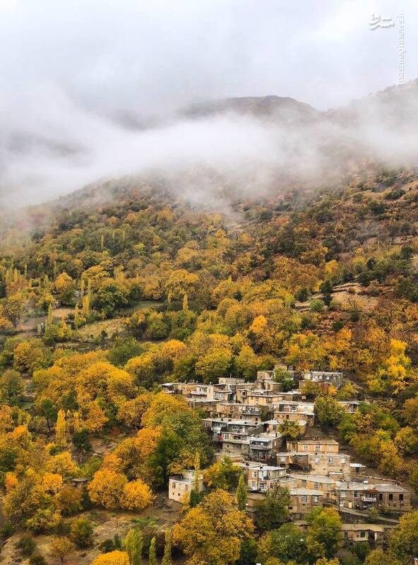 قابی زیبا از پاییز رویایی روستای میانه
