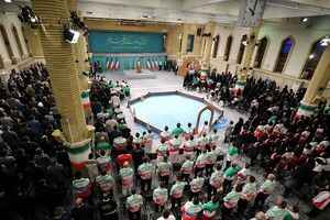 قهرمانان ورزشی بازیهای آسیایی و پارا آسیایی با رهبر انقلاب دیدار کردند قهرمانان ورزشی کشور با رهبر انقلاب دیدار کردند
