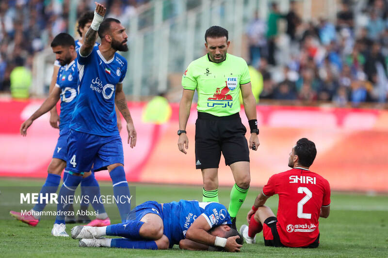 موانع و مشکلات VAR در فوتبال ایران/ مدیریت داوری باید تغییر کند