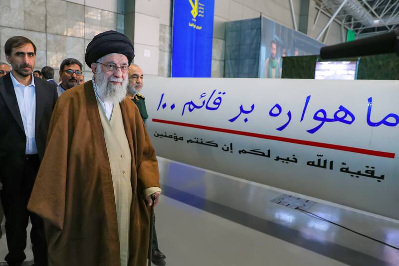 فرمانده کل قوا از کدام دستاوردهای هوافضای سپاه بازدید کردند؟+عکس و فیلم