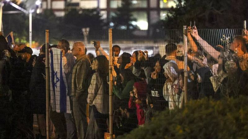 آخرین تحولات سرزمینهای اشغالی پس از شروع آتش بس در غزه/ حمله صهیونیست ها به اسیر 17 ساله آزاد شده/ نقض مکرر آتش بس از سوی رژیم صهیونیستی/ گشتزنی هواپیماهای جاسوسی اسرائیل در آسمان رفح + عکس و فیلم