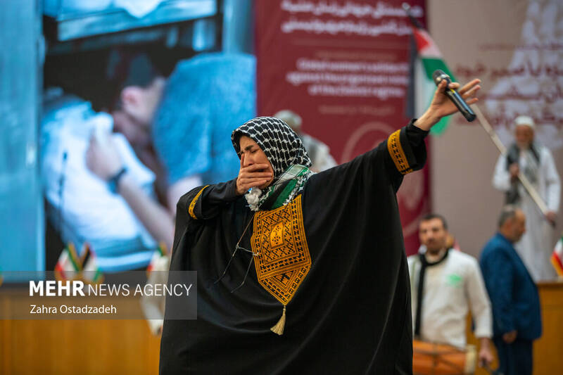 همایش بینالمللی همبستگی جهانی زنان علیه نسلکشی رژیم صهیونیستی با عنوان «اشک مریم» همزمان با ۲۵ نوامبر روز جهانی رفع خشونت علیه زنان با حضور میهمانان داخلی و خارجی، جمعی از زنان اندیشمند و کنشگر بینالمللی بعدازظهر امروز ۴ آذر ۱۴۰۲ در سالن اجلاس سران در تهران برگزار شد