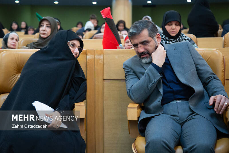 محمدمهدی اسماعیلی وزیر فرهنگ و ارشاد اسلامی در همایش بین المللی"اشک مریم" حضور دارد