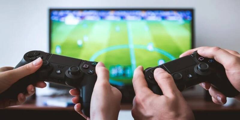 فرار کردن از دنیای پلشتیها