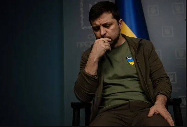 پارانویای زلنسکی نسبت به فرماندهان نظامی اوکراین/ وقتی شلیکهای ۷ اکتبر حماس زیر پای زلنسکی را خالی کردند