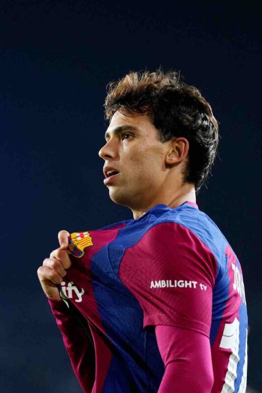 صعود بارسلونا با شکست پورتو در شب تلخ میلان