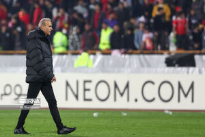 حمله به گلمحمدی؛ امپراطور ترسو، قهر نکن، جواب بده!