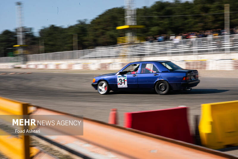 مسابقات کار پارک دریفت در دو کلاس مبتدی و حرفهای صبح روز جمعه ۱۷ آذر ۱۴۰۲ در پیست اتومبیلرانی آزادی برگزار شد.