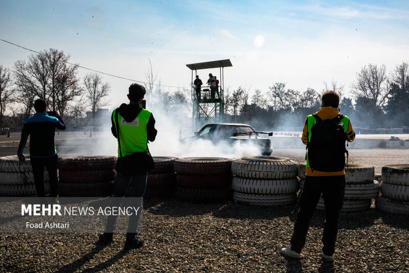 مسابقات کار پارک دریفت در دو کلاس مبتدی و حرفهای صبح روز جمعه ۱۷ آذر ۱۴۰۲ در پیست اتومبیلرانی آزادی برگزار شد.