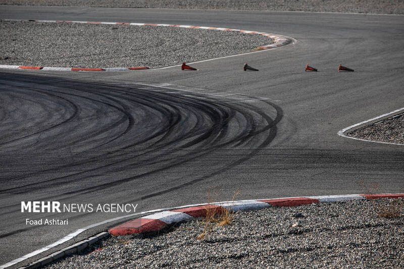مسابقات کار پارک دریفت در دو کلاس مبتدی و حرفهای صبح روز جمعه ۱۷ آذر ۱۴۰۲ در پیست اتومبیلرانی آزادی برگزار شد.