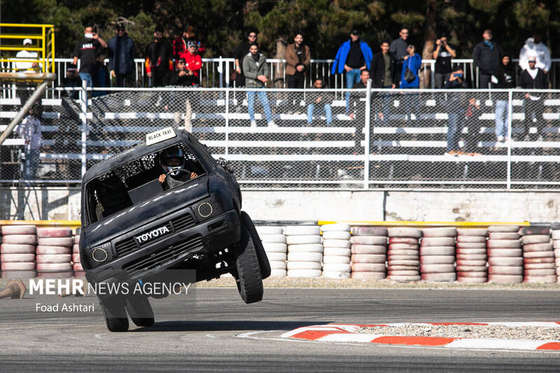 مسابقات کار پارک دریفت در دو کلاس مبتدی و حرفهای صبح روز جمعه ۱۷ آذر ۱۴۰۲ در پیست اتومبیلرانی آزادی برگزار شد.