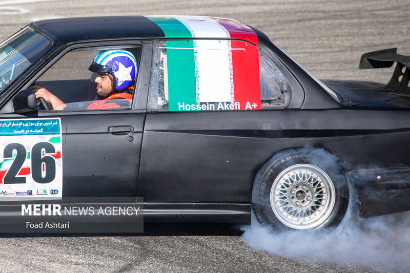 مسابقات کار پارک دریفت در دو کلاس مبتدی و حرفهای صبح روز جمعه ۱۷ آذر ۱۴۰۲ در پیست اتومبیلرانی آزادی برگزار شد.