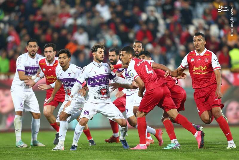 پرسپولیس به سختی از سد هوادار گذشت/ سرخپوشان با برد به استقبالِ استقلال رفتند +عکس و فیلم