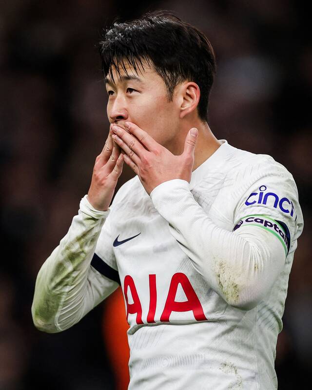 گلباران تاتنهام مقابل نیوکاسل با درخشش ستاره آسیایی 2