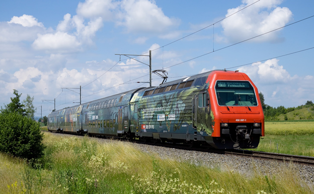 برای سفر از مشهد به تهران قطار بهتر است یا اتوبوس؟