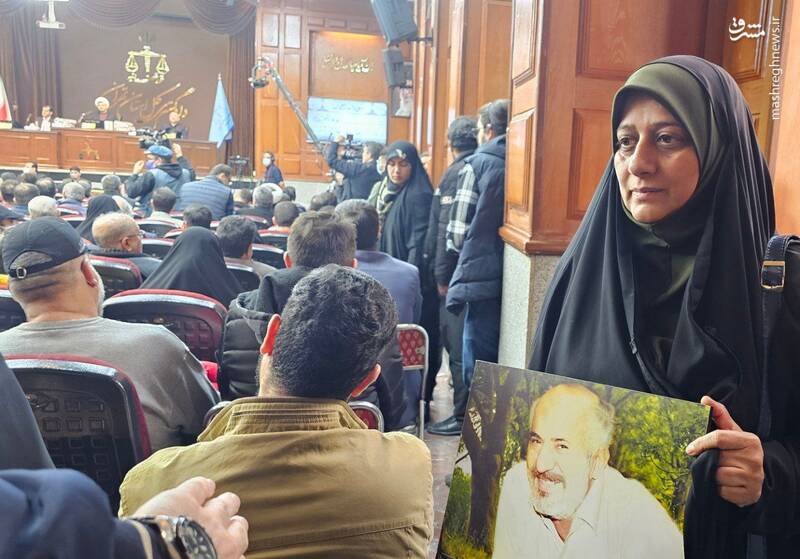 حضور ۵ وکیل تسخیری برای اعضای گروهک منافقین/ اخطار دادگاه به متهمان برای معرفی محل اقامت قانونی+ عکس و فیلم