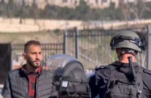 فیلم/ ممانعت نظامیان صهیونیست از ورود نمازگزاران فلسطینی به مسجدالاقصی